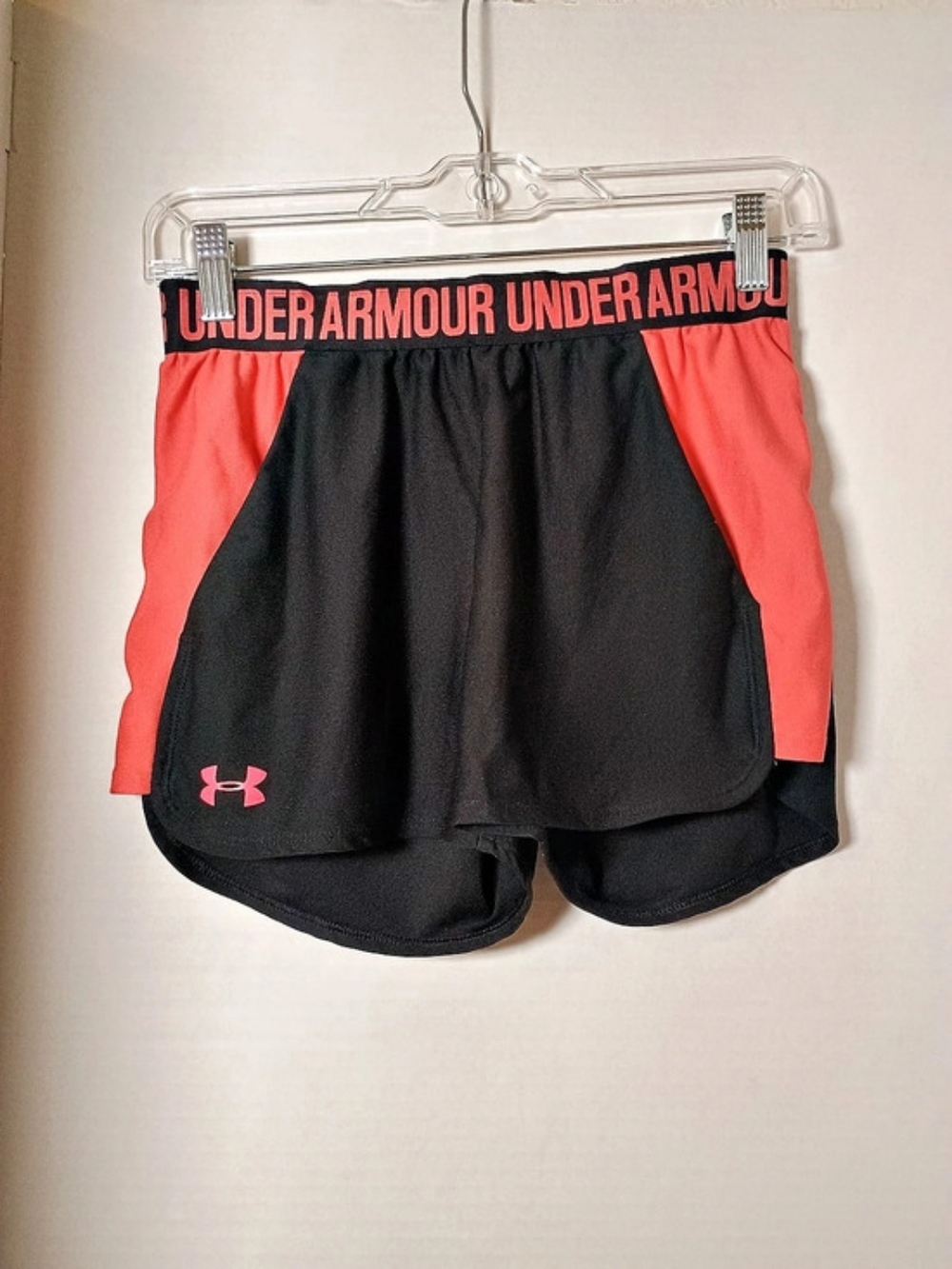 Under Armour UA Tech Play Up Shorts Black & Coral Small/Medium